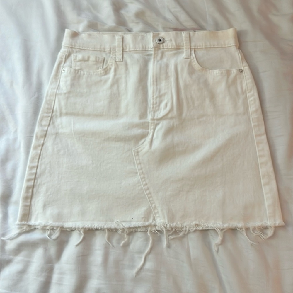 White denim skirt